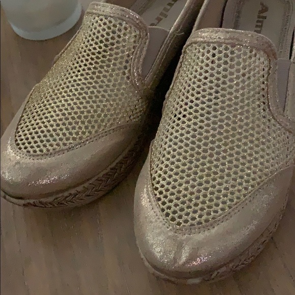 Shoes - Picture 2 of 6